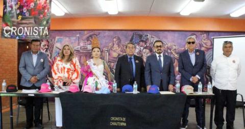 Presentan libro “La Industria Textil en Chiautempan” del cronista Rogelio Flores imagen 8