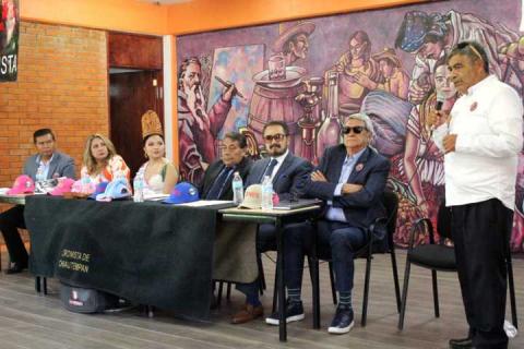Presentan libro “La Industria Textil en Chiautempan” del cronista Rogelio Flores imagen 1