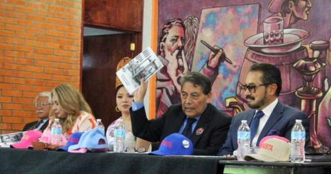 Presentan libro “La Industria Textil en Chiautempan” del cronista Rogelio Flores imagen 3