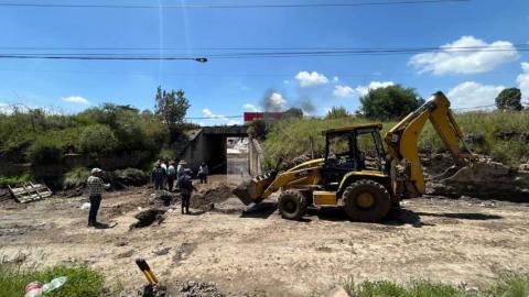 Alcalde de Tetla supervisa trabajos de mantenimiento del servicio de agua en Matlalohcan imagen 4