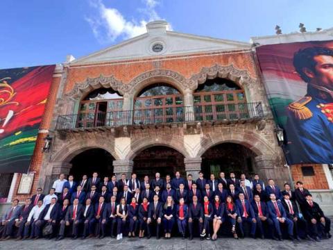 Blanca Angulo encabeza honores a la bandera en Plaza de la Constitución imagen 5