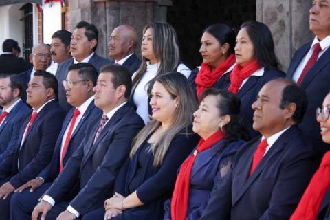 Blanca Angulo encabeza honores a la bandera en Plaza de la Constitución imagen 3