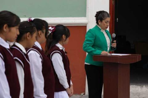 Secundaria Técnica No. 26 y el Pueblo Ignacio Zaragoza encabezan ceremonia de honores a los símbolos patrios en Huamantla imagen 2