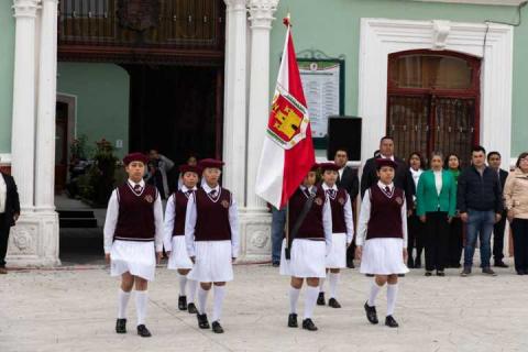 Secundaria Técnica No. 26 y el Pueblo Ignacio Zaragoza encabezan ceremonia de honores a los símbolos patrios en Huamantla imagen 7