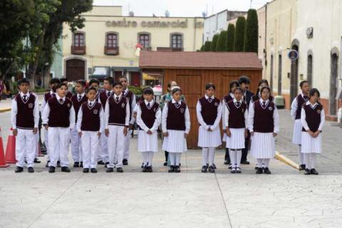 Secundaria Técnica No. 26 y el Pueblo Ignacio Zaragoza encabezan ceremonia de honores a los símbolos patrios en Huamantla imagen 9
