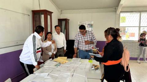 Alcalde de Tetla se reúne con el comité de la Telesecundaria Revolución Mexicana imagen 2
