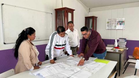 Alcalde de Tetla se reúne con el comité de la Telesecundaria Revolución Mexicana imagen 1