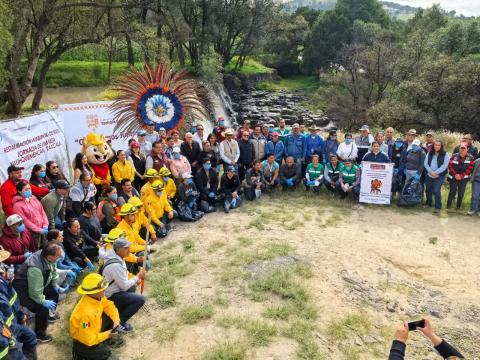 Yauhquemehcan inicia labores de limpieza en el Rio Zahuapan imagen 1