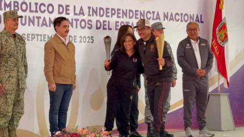 Entrega David Vega Terrazas, Fuego Simbólico a comunidades imagen 2
