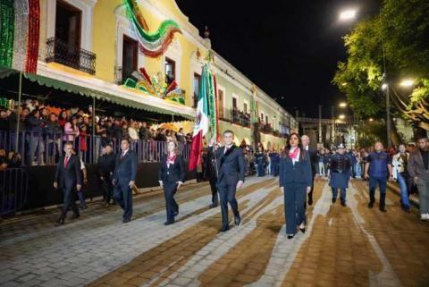 Alcalde Alfonso Sánchez custodió el lábaro patrio y leyó el acta de Independencia durante el Grito imagen 6