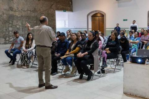 Huamantla conmemora el mes amarillo con la conferencia “Más Allá De La Prevención, Construir Vida, Esperanza Y Sentido En Tiempos De Vulnerabilidad” imagen 10