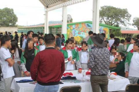 Gobierno de Tetla impulsa la prevención del embarazo en adolescentes con feria informativa para estudiantes imagen 8
