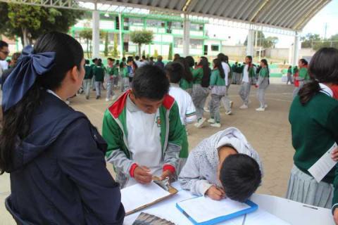 Gobierno de Tetla impulsa la prevención del embarazo en adolescentes con feria informativa para estudiantes imagen 3