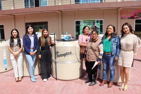 Gobierno de Contla impulsa sostenibilidad y ahorro familiar con entrega de tinacos y calentadores solares imagen 8