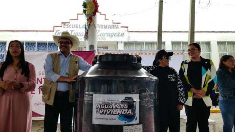 En Yauhquemehcan, David Vega Terrazas entrega 230 tinacos a familias imagen 2
