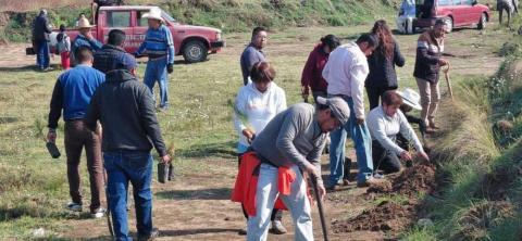 Carlos Augusto Pérez Hernández encabeza reforestación con ejidatarios de San Luis Huamantla imagen 2