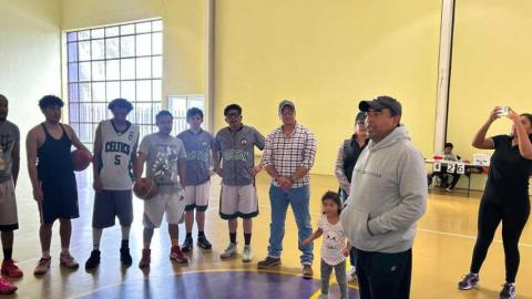 Presidente municipal de Tetla brinda la bienvenida oficial a la Liga Municipal de Basquetbol imagen 8