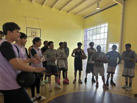 Presidente municipal de Tetla brinda la bienvenida oficial a la Liga Municipal de Basquetbol imagen 2