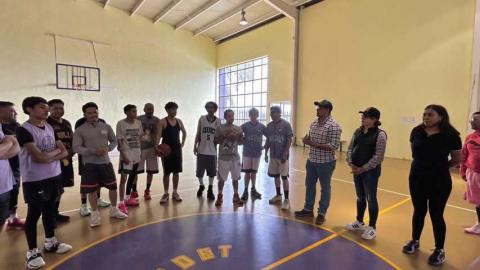 Presidente municipal de Tetla brinda la bienvenida oficial a la Liga Municipal de Basquetbol imagen 7