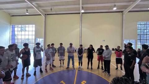 Presidente municipal de Tetla brinda la bienvenida oficial a la Liga Municipal de Basquetbol imagen 6