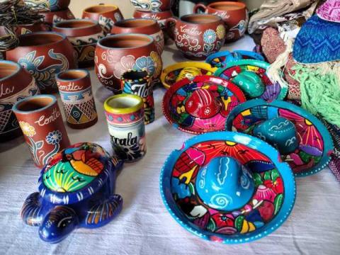 El tianguis artesanal del sarape en Contla para los "San Miguelitos" arrancó con todo imagen 21