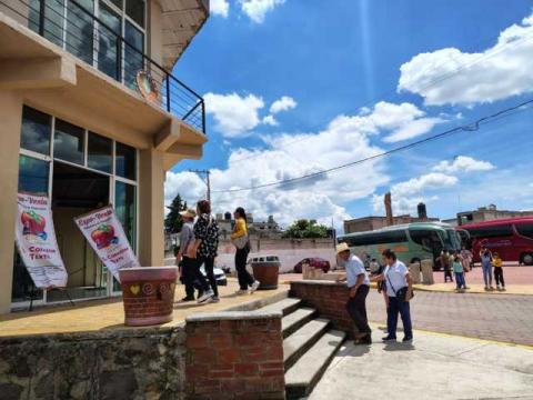 El tianguis artesanal del sarape en Contla para los "San Miguelitos" arrancó con todo imagen 8