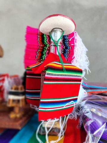 El tianguis artesanal del sarape en Contla para los "San Miguelitos" arrancó con todo imagen 17