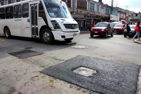 Continúan las jornadas de bacheo en Chiautempan imagen 2