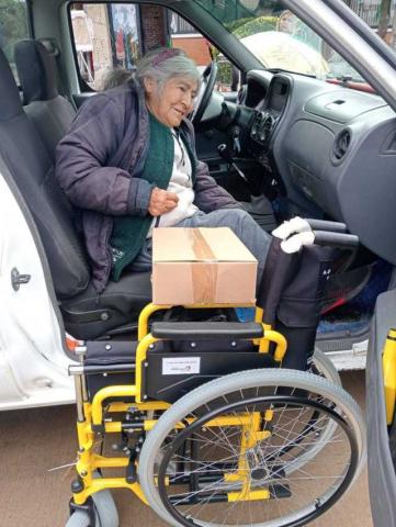 Tetla avanza con la entrega de sillas de ruedas a través del sistema DIF imagen 3