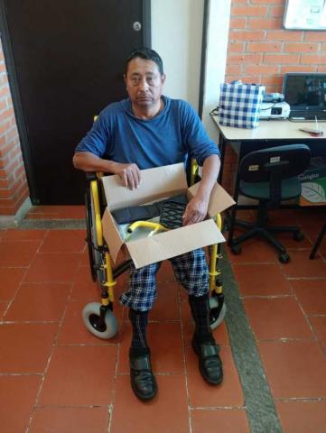 Tetla avanza con la entrega de sillas de ruedas a través del sistema DIF imagen 1