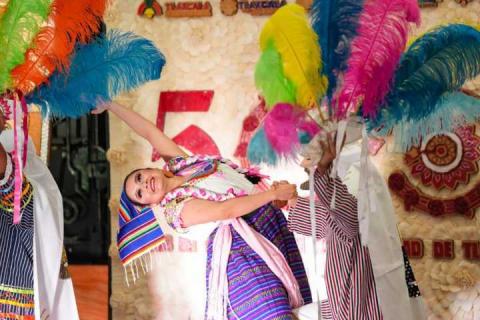 Ante invitados alcalde Alfonso Sánchez muestra bellezas históricas y culturales de Tlaxcala imagen 11