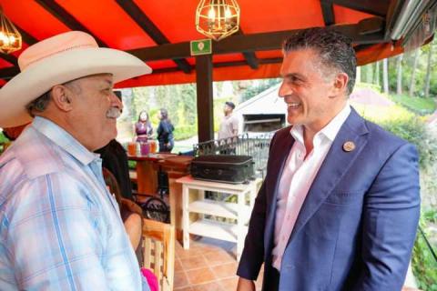 Ante invitados alcalde Alfonso Sánchez muestra bellezas históricas y culturales de Tlaxcala imagen 5