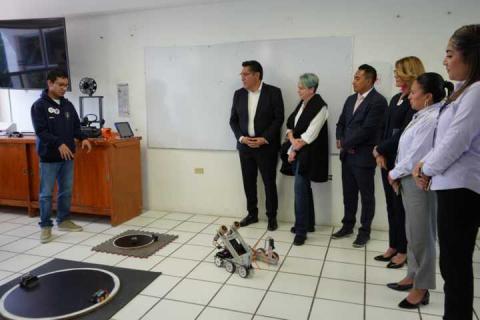 Secretaria de Educación de bogotá colombia visitó la técnica 58 "Plantel Azteca Tlaxcala imagen 1
