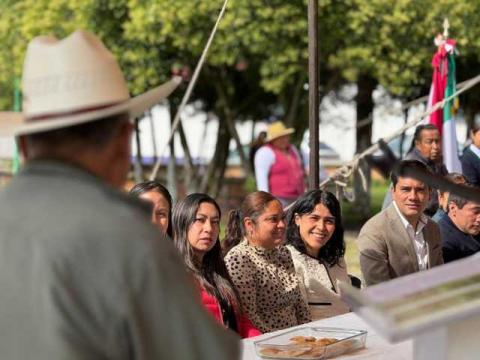 Termina el mes patrio y regresan los homenajes a comunidades imagen 2