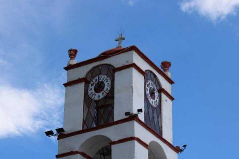 El Gobierno Municipal de Tetla contribuye a la construcción del reloj de la iglesia de San Bartolomé Matlalohcan imagen 1