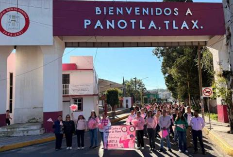 Ayuntamiento de Panotla conmemora el día internacional de la lucha contra el cáncer de mama con caminata por la prevención imagen 2