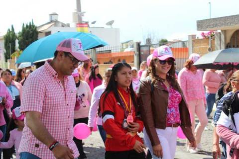 Giovani Montiel López participó en la caminata por el Día Mundial de la Lucha contra el Cáncer de Mama imagen 8
