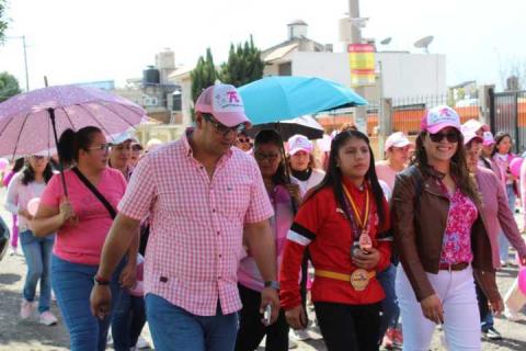 Giovani Montiel López participó en la caminata por el Día Mundial de la Lucha contra el Cáncer de Mama imagen 5