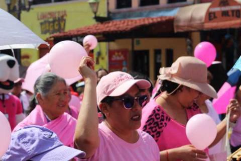 Giovani Montiel López participó en la caminata por el Día Mundial de la Lucha contra el Cáncer de Mama imagen 2