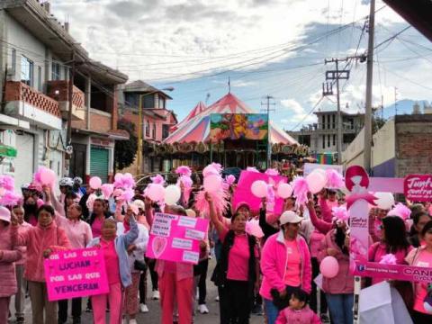 Todo un éxito la Rodada y Caminata Rosa en #Teolocholco imagen 5