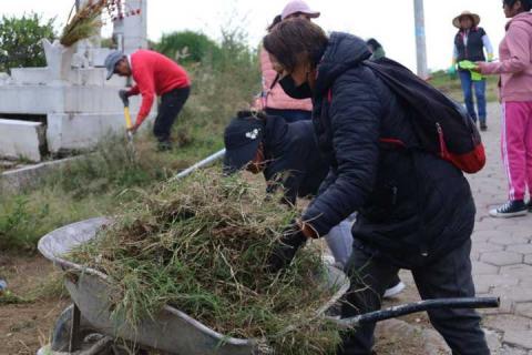 Gobierno de Tepetitla realiza jornada de limpieza en panteones de la cabecera municipal imagen 2
