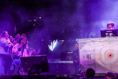 Aleks Syntek hizo vibrar a los asistentes en el teatro del pueblo de "Tlaxcala, La Feria De Ferias 2025" imagen 2