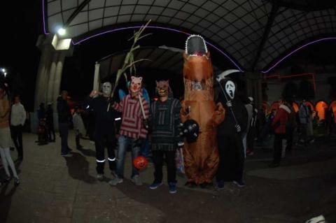 Contla revive sus raíces con el Desfile de Calaveras en el Festival de Día de Muertos Mictlán imagen 7