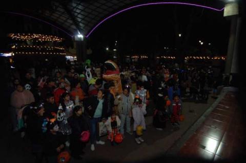 Contla revive sus raíces con el Desfile de Calaveras en el Festival de Día de Muertos Mictlán imagen 4