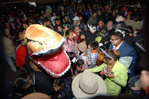Contla revive sus raíces con el Desfile de Calaveras en el Festival de Día de Muertos Mictlán imagen 24