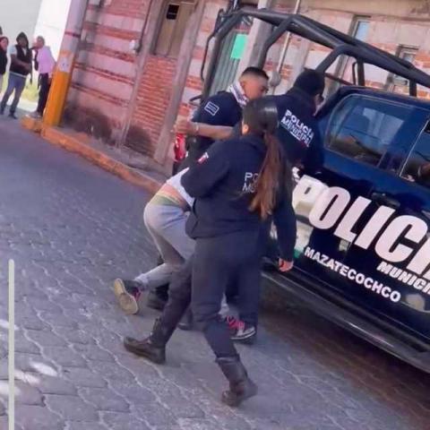 Pobladores de Mazatecochco lograron la detención de ladrones, pero policías los tuvieron que liberar debido a sus errores imagen 5