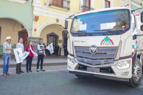 Alfonso Sánchez García pone al servicio de los capitalinos nuevos vehículos para obras y servicios públicos imagen 4