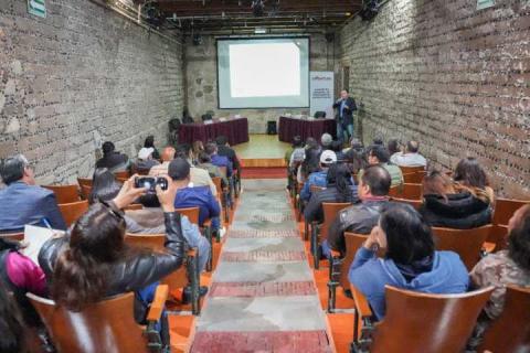 Gestiona Alfonso Sánchez foro sobre medidas de prevención de enfermedades en el ganado para miembros del AAMTLAX imagen 4