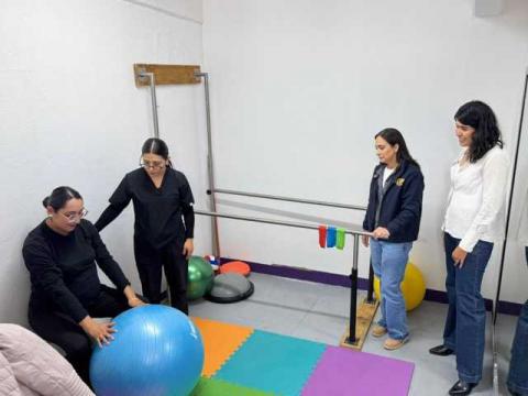 Mariana Espinosa de los Monteros Cuéllar visita Tlaxco y reconoce el trabajo del DIF Municipal imagen 3