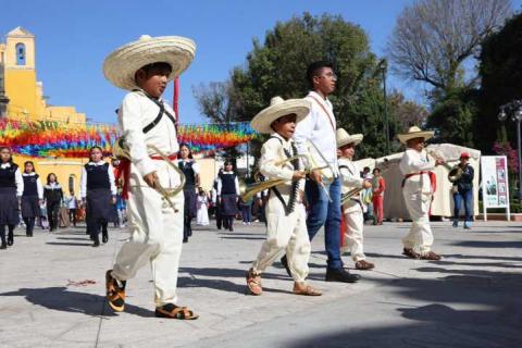 Huamantla conmemora del 115 Aniversario de la Revolución Mexicana con homenaje y desfile cívico imagen 18